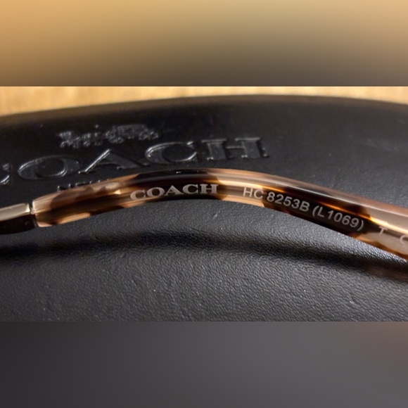 WOW*SALE Coach Sunglasses & Case - Picture 6 of 8